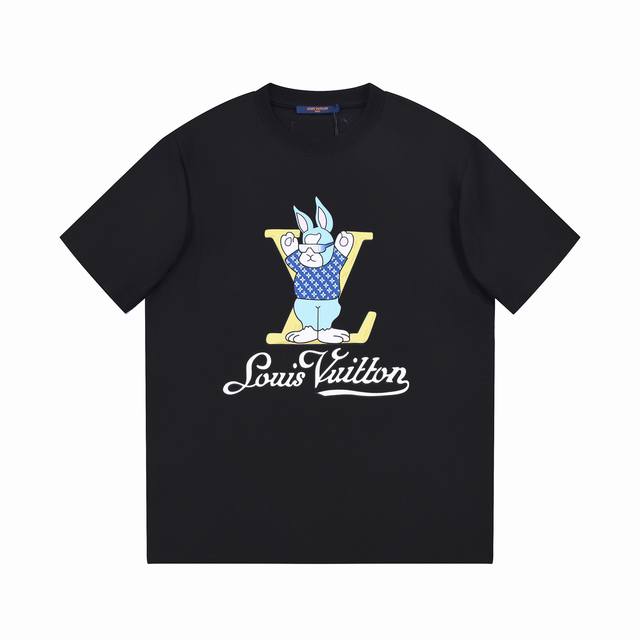 Lv 黑白印花男女同款纯棉短袖T恤 原版面料 官方同款 定制2 双股32支双纱纯棉精梳 面料 手感非常舒服 春夏最新砖柜同步 Os落肩版型 时尚又个性 超级百搭