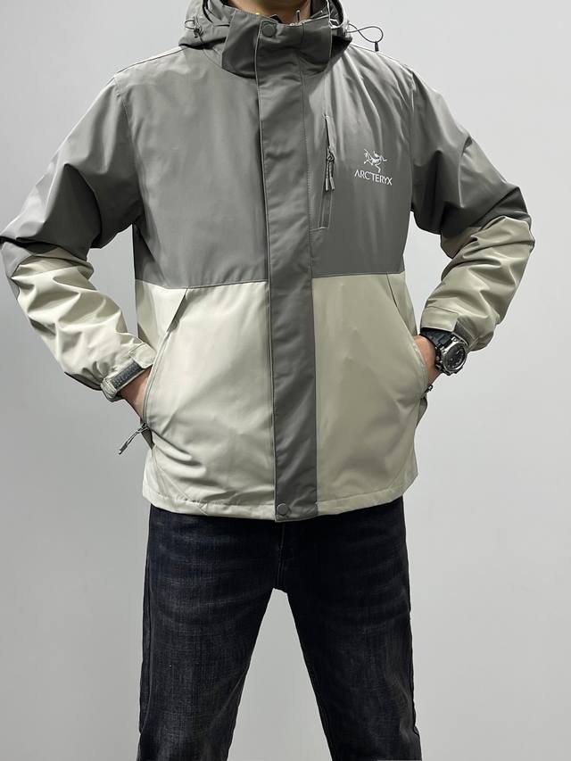 1655# Arc'teryx 始祖鸟休闲三合一内胆抓绒冲锋衣！ 内胆可拆卸 外层采用Gore-Txe面料！深层防水！超强防风防水～防水5000+ 透气1000