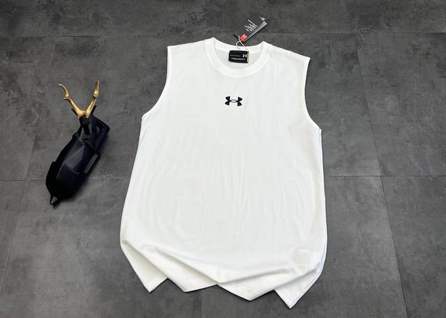 新款背心上新25Ss夏季新品 安德玛 Under Armour 硅胶Logo纯棉情侣背心！被问爆 这才是健身人该穿的背心 纯棉面料 贴身穿像被云朵裹住 透气又柔