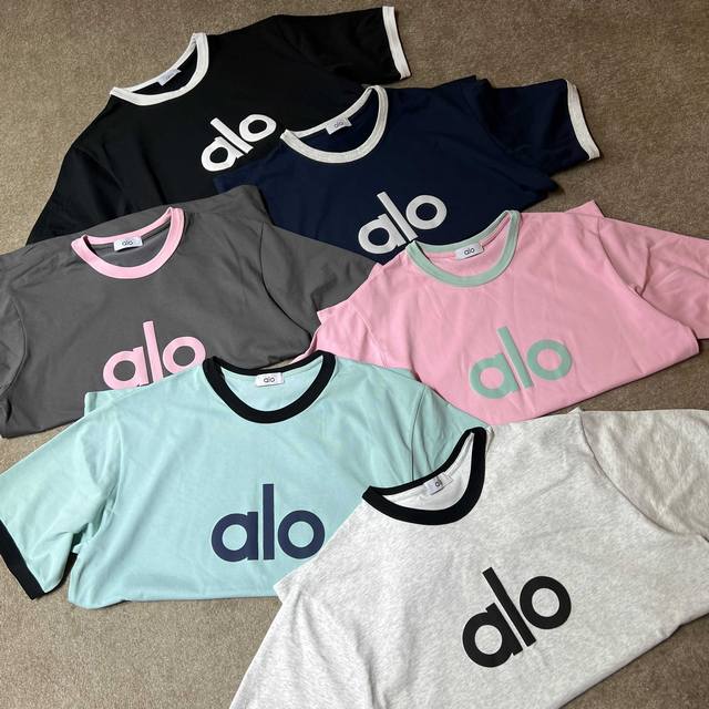 Alo撞色拼接Ins风发泡印花Logo宽松慵懒风T恤 款号 ：Al 码数：M L Xl 颜色：宝蓝 深灰 花灰 黑色 粉色 果绿色 P价：70