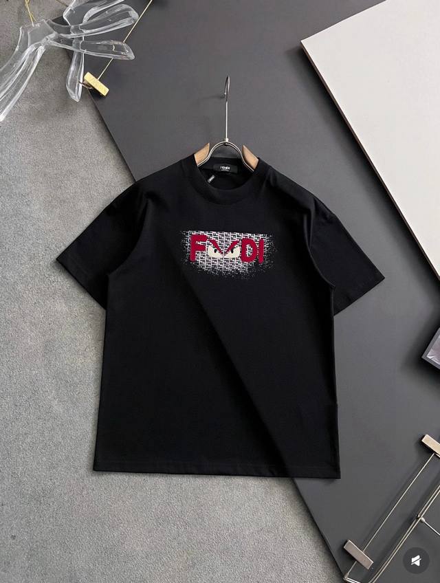 款号：G2888 Fendi 芬迪 25Ss 大师亲手设计潮牌新品印花圆领短袖T恤 春夏最新砖柜同步 Os落肩版型 - 260G双纱纯棉顶级面料 手感柔软 百分