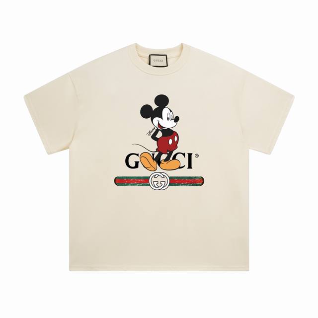 款号：G2871 Gucci新品！联名系列 直喷印花款式 选用客供定制针织100%纯棉面打造,面料手感细腻，厚实有质感的纯棉布 高密度的机织工艺，如棉絮般柔紧致