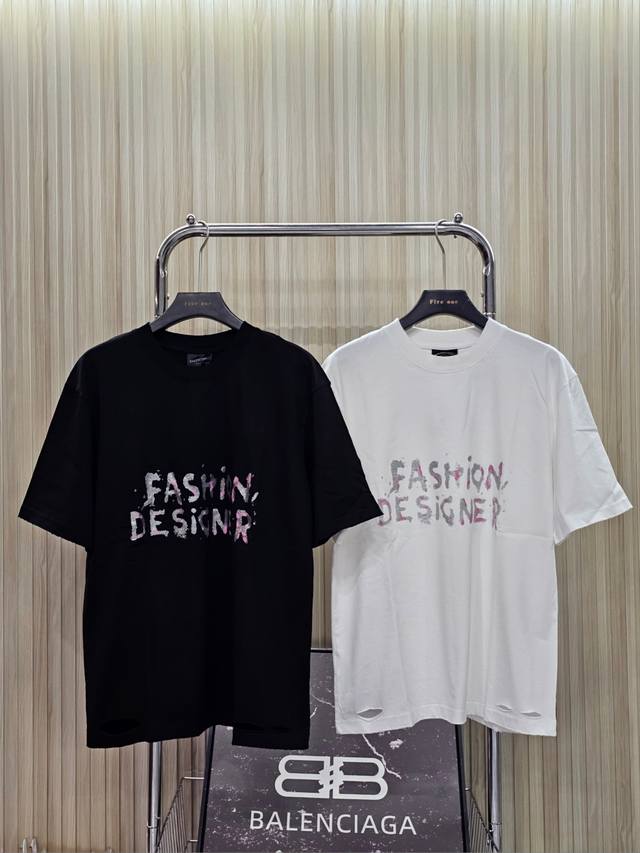 Balenciaga 巴黎世家 字母印花落肩短袖T恤 宽松版型 颜色: 黑色 白色 码数: Xs S M L 款号:D043#