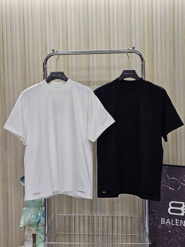 Balenciaga 巴黎世家 纯色安全胶带微标短袖T恤 宽松版型 颜色:黑色 白色 码数: Xs S M L 款号:D036#