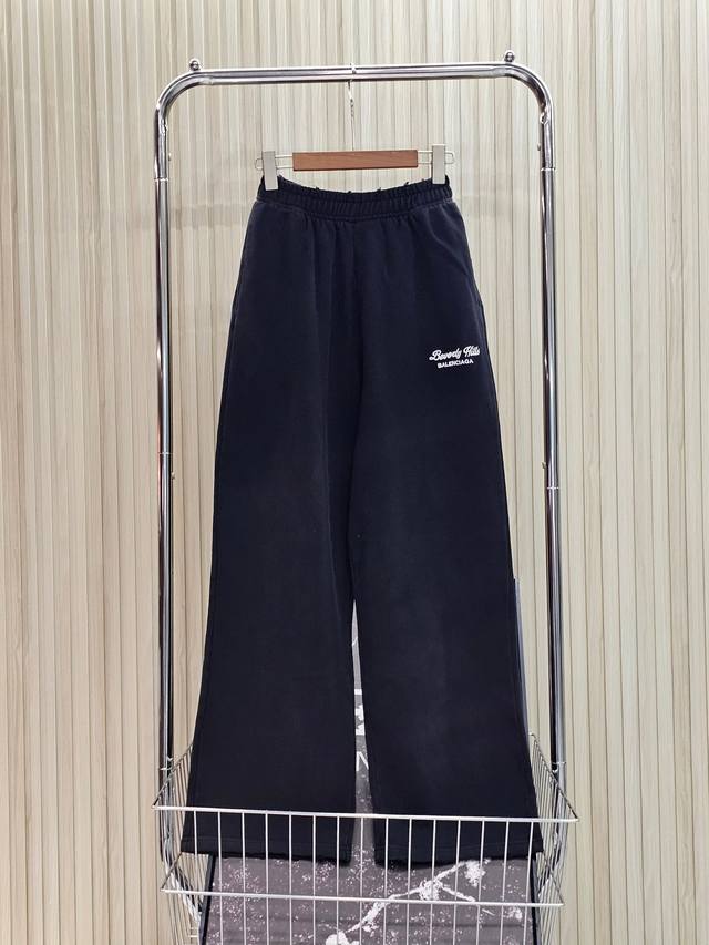 Balenciaga 巴黎世家24Ss 字母绣花松紧直筒运动裤，洗水做旧款 颜色:黑色 码数: Xs S M L 款号: K004#