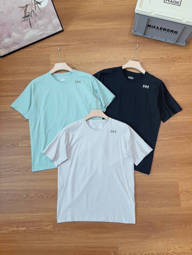 25年夏季新款海丽汉森Hellyhansen Running系列跑步运动健身男士短袖针织T恤夏季新品 ！采用凉感科技速干面料！上身现货非常好， 索罗那面料 轻薄