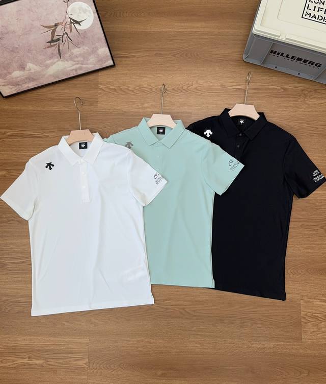 迪桑特 Descente 春夏季冰丝无痕速干Polo衫 Polo版型垂直立挺，3D立体裁剪， 科技面料版型做工都极好韩国内部渠道的单子 全正P代工，必入好货来秒