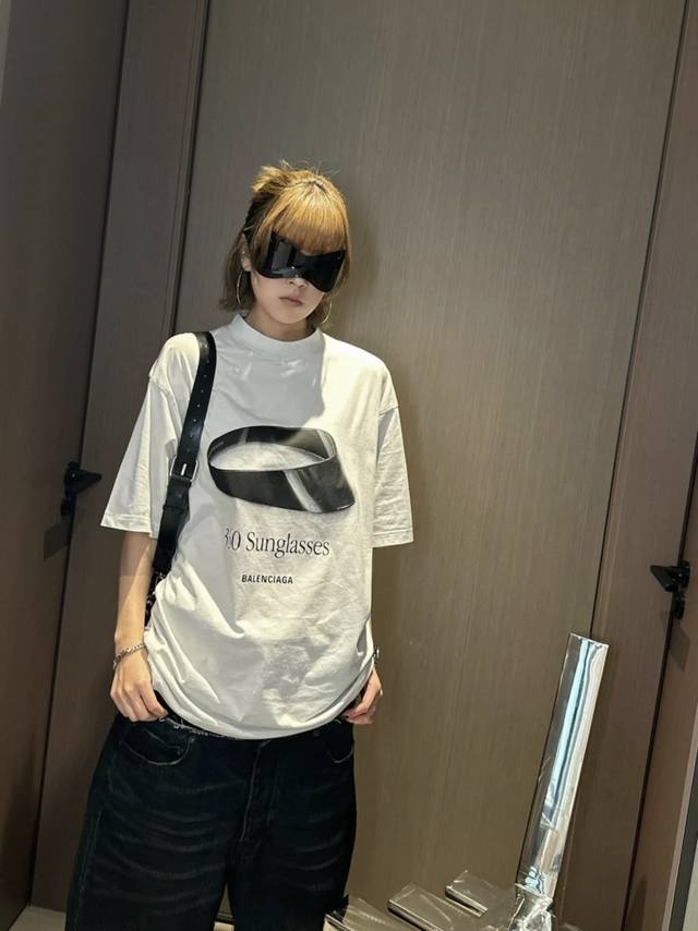 Balenciaga巴黎世家 Ss25 印花圆领短袖T恤 宽松版型 颜色: 石灰白 码数: Xs S M L 款号:D029#