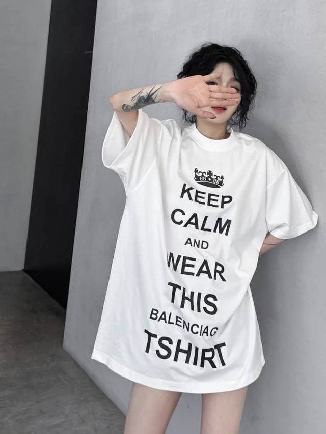 Balenciaga巴黎世家 字母印花宽松圆领短袖T恤 高克重280G 双纱纯棉面料 男女同款 颜色: 黑色 白色 码数: Xs S M L 款号: D013#