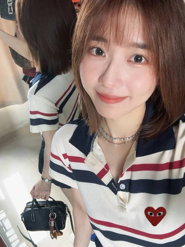 Cdg川久保玲Play新款条纹翻领短款Polo短袖 谁懂这件条纹Polo的含金量真的好适合甜妹 撞色条纹设计超级美 高级温柔在线！ 实物真的很舒服又软糯呐～爱不