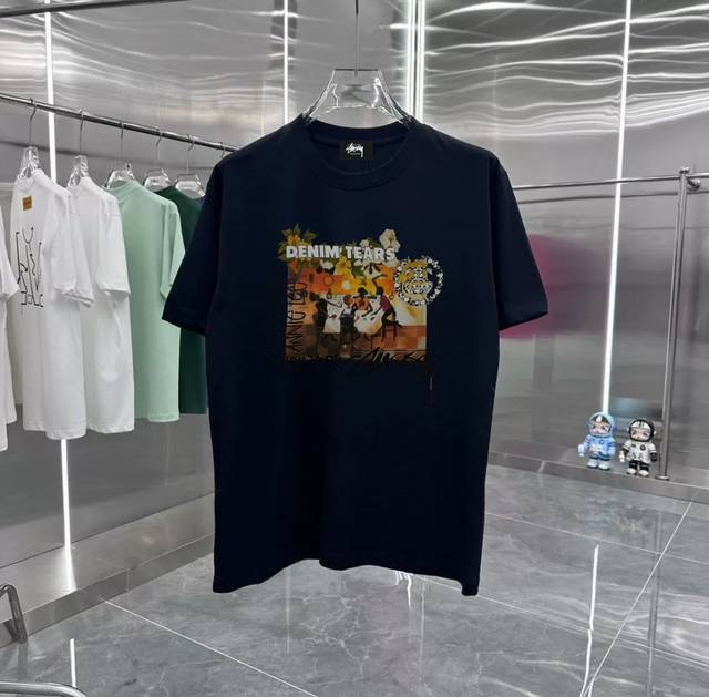 斯图西聚餐系列 专柜款复古情侣 印花短袖T落肩袖 重磅280G精梳棉材质 透气舒适 进口外贸级专柜印花，随意搓洗不褪色不变形。 情侣款 男女同款哦