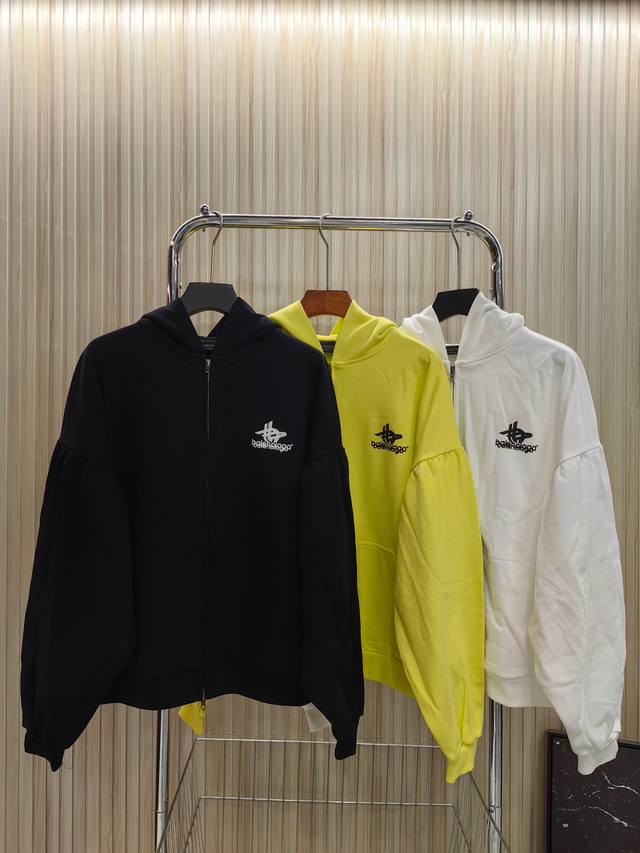 特价 元 Balenciaga巴黎世家23新款卫衣开衫拉链连帽卫衣，前后重影水印设计 宽松版型 男女同 款。 颜色: 荧光绿 黑色 白色 码数: Xs S M