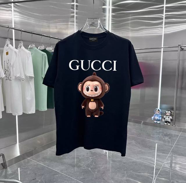 Gucci联名泡泡玛特拉布布之十二生肖限定猴系列 专柜款复古情侣 印花短袖T落肩袖 重磅280G精梳棉材质 透气舒适 进口外贸级专柜印花，随意搓洗不褪色不变形。