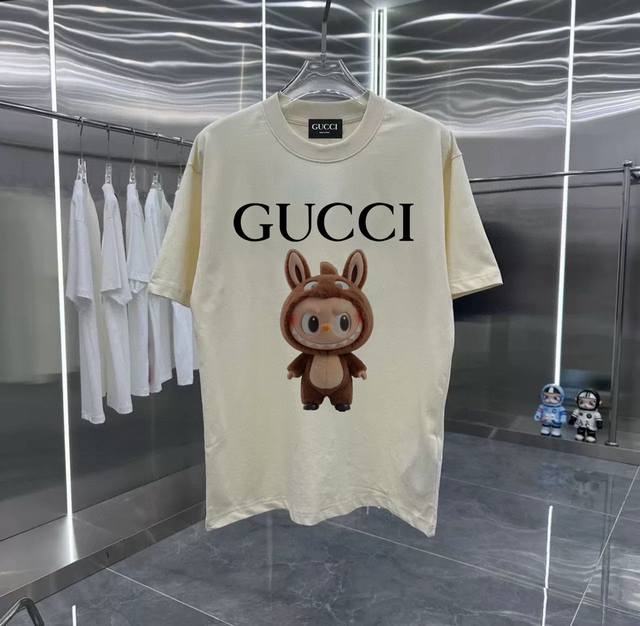 Gucci联名泡泡玛特拉布布之十二生肖限定马系列 专柜款复古情侣 印花短袖T落肩袖 重磅280G精梳棉材质 透气舒适 进口外贸级专柜印花，随意搓洗不褪色不变形。