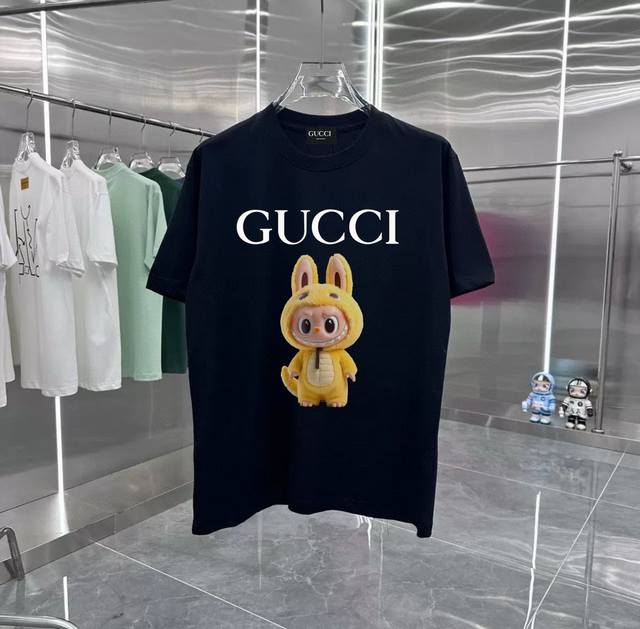 Gucci联名泡泡玛特拉布布之十二生肖限定蛇系列 专柜款复古情侣 印花短袖T落肩袖 重磅280G精梳棉材质 透气舒适 进口外贸级专柜印花，随意搓洗不褪色不变形。