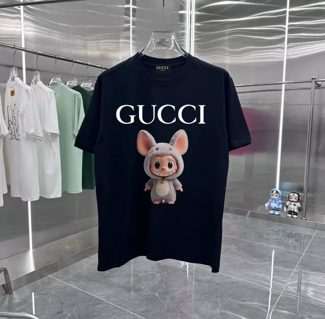 Gucci联名泡泡玛特拉布布之十二生肖限定鼠系列 专柜款复古情侣 印花短袖T落肩袖 重磅280G精梳棉材质 透气舒适 进口外贸级专柜印花，随意搓洗不褪色不变形。