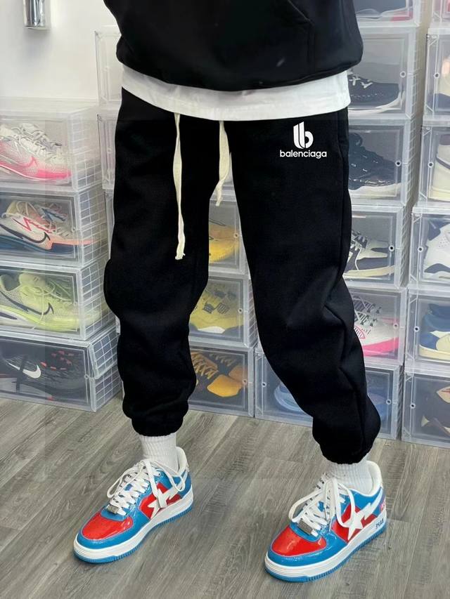 不加绒 高品质 巴黎世家Balenciaga最新款联名66印花撞色男女情侣同款 这个颜色真的太就行！今年真的的是黑灰横行的一年！小姐姐小哥哥想要提亮肤色必须要选