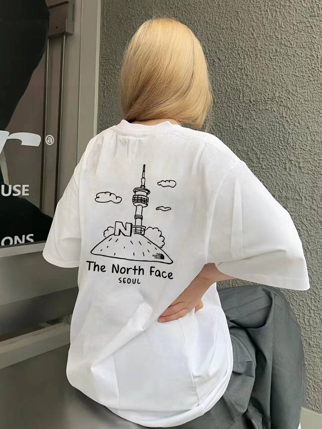 高品质 北面Tnf专柜同步新款铁塔字母前后Logo系列印花情侣短袖 采用260克定制精梳纯棉，领口定制螺纹不变形，三针五线做工，领口包包边条，肩膀处内里带压条，