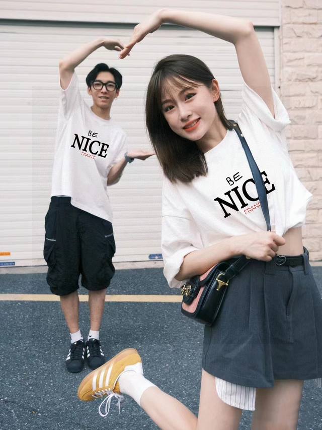 高品 高克重 可定做大码数！ 巴黎世家Balenciaga专柜同步最新款Nice字母印花系列印花男女同款情侣短袖 采用260克定制精梳棉，三针五线做工，领口包包