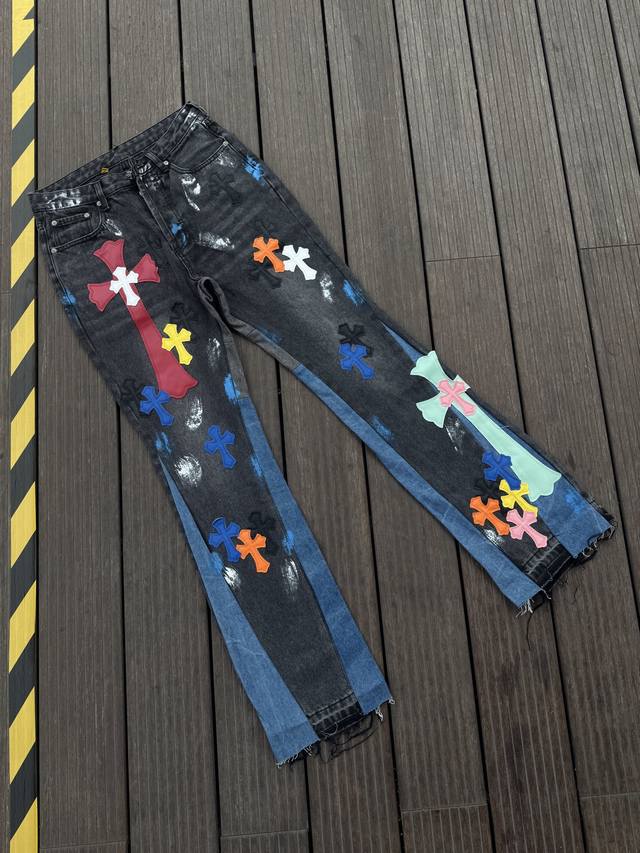 顶级版本，区别市场通货 Comehearts 拼接大红十字宽腿裤 顶级重工时髦设计一贯的高街奢华风格打造 说起这个风格藏银家族跟Gu家族绝对是其中的翘楚代表性品