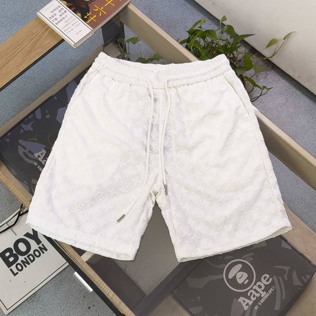款号：Cx2902B 2025新款Louis Vuitton路易威登Lv整版Logo提花休闲情侣纯棉五分短裤，采用360G重纯棉面料，质感一流，作为当下超火的品