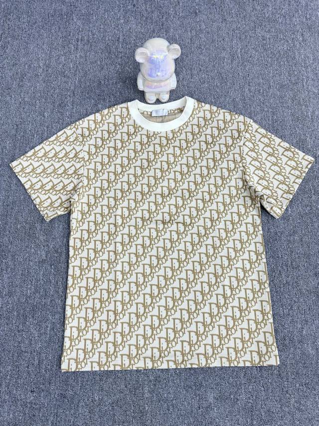 顶级版本 区别通货 迪奥 2025 春夏新款 老花暗纹提花套装，定制全棉毛巾面料满印提花，质感舒适度都是拉满的 上身简约百搭，手感非常舒服 超级百搭好看的一款短