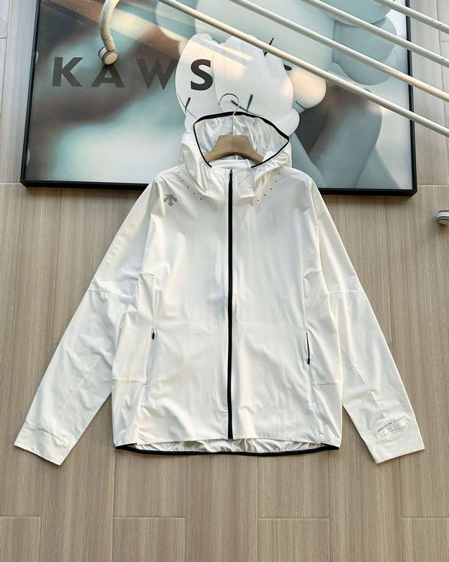 Descente 迪桑特 轻量防晒服皮肤衣运动上衣 立体剪裁×Aero Flow气流系统 原单工厂P大货剩余，全部原数据特供面料辅料，夏季爆款防晒运动外套，轻量