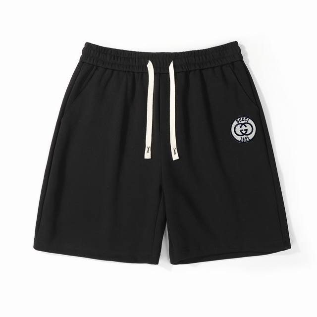 供 Gucci古驰圆标刺绣休闲短裤 定制主标 辅料 水洗齐全 品牌精密刺绣标 优选高品质纯棉面料 穿着有型 柔软亲肤 清凉透气 舒适度极高 可调节抽绳裤腰 男女