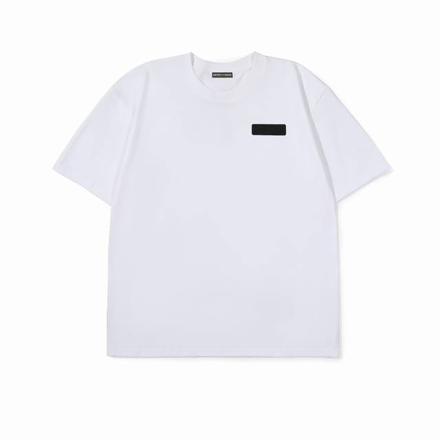 供 Emporio Armani阿玛尼浮雕立体印花标识棉质短袖T恤 定制主标 辅料 水洗齐全 定制原版一致3D立体浮雕标识印花 摒弃繁复花哨的元素 简约风格 清