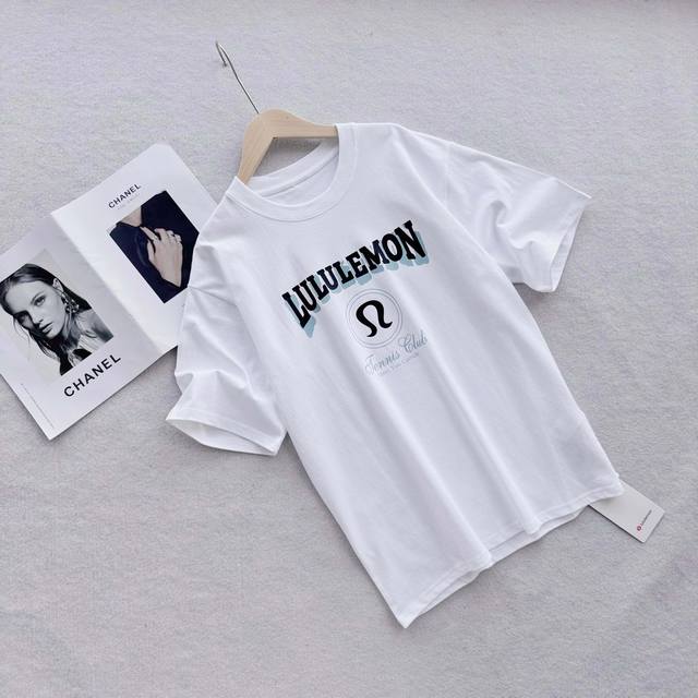 Lululemon 露露限定短袖T恤 男女同款 官网同步发售，240克纯棉双纱夏日非常舒适透气克重胸口经典的Lulu印花 ，潮人必备时尚单品，不挑身材，包容性更