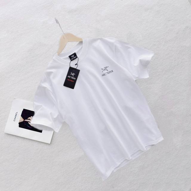 Arc'teryx 始祖鸟限定短袖T恤 男女同款 官网同步发售，240克纯棉双纱夏日非常舒适透气克重胸口经典的始祖鸟印花 ，潮人必备时尚单品，不挑身材，包容性更