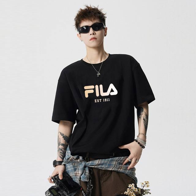 Fila 斐乐T恤，专柜官网限定印花短袖T恤，男女同款 Ins小红书叫你搭配上身，夏季新品首发，版型宽松，260G高克重新疆棉，修饰脸型且舒适有型，近年来深受欢