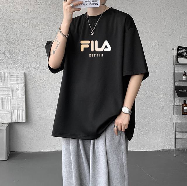 Fila 斐乐T恤，专柜官网限定印花短袖T恤，男女同款 Ins小红书叫你搭配上身，夏季新品首发，版型宽松，260G高克重新疆棉，修饰脸型且舒适有型，近年来深受欢