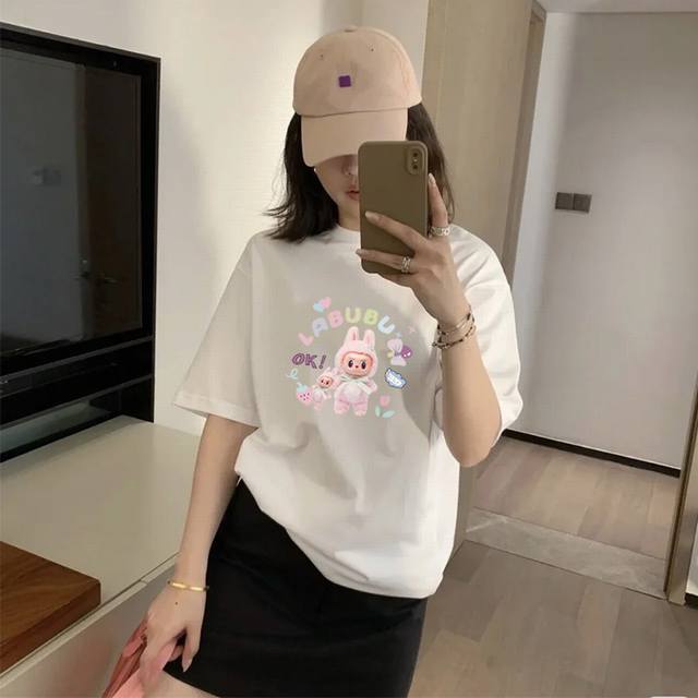 泡泡玛特拉布布Labubu短袖T恤夏季新款彩色印花短袖T恤，男女同款 Ins小红书叫你搭配上身，夏季新品首发，版型宽松，修饰脸型且舒适有型，近年来深受欢迎的风格