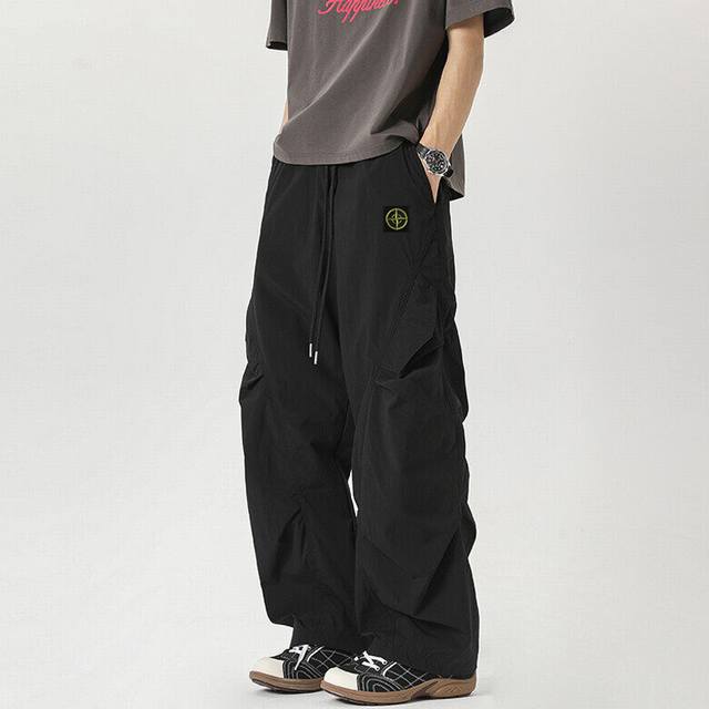Stone Island 石头岛裤子海外专柜冲锋裤机能休闲裤 男女同款 防水冲锋裤，小红书主播推荐工装裤，上身质感满满，版型立体，完美修饰腿型，可随意日常搭配，