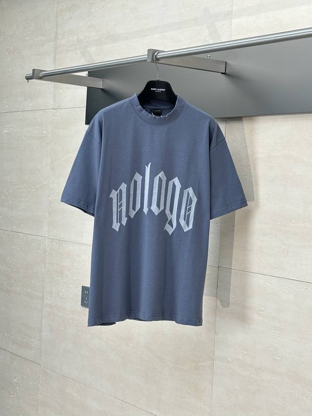 Balenciag* 巴黎Blcg 字母裂纹印花短袖 全新的面料与车线工艺，全程都是定织定染的，特殊色的决绝忌讳现成面料，大货只用到10卷面料，虽然付小缸费但也