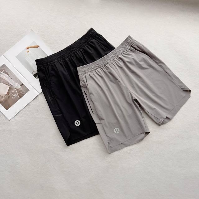 Lululemon 露露夏季新款柜子在售25夏季新款户外运动裤速干五分裤短裤 立体剪裁，面料核心科技， 高弹舒适随意运动，轻薄且贴身舒适轻盈专业夏季定制，修身款