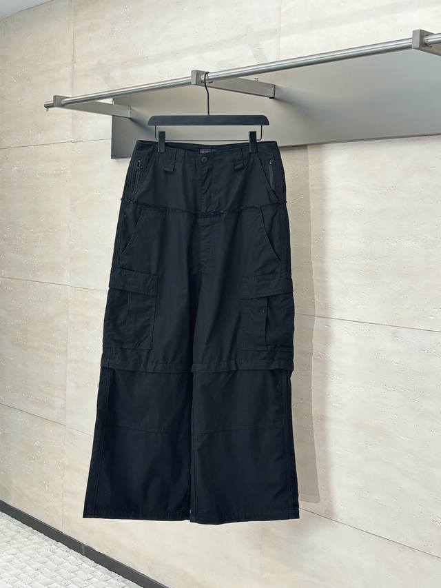 Balenciaga* 巴黎25Fw新款Cut-Up Cargo Pants拼接工装裤 解构主义剪裁 + 一裤两穿设计 腰部拼接破坏设计，裤腰采用不对称拼接，左