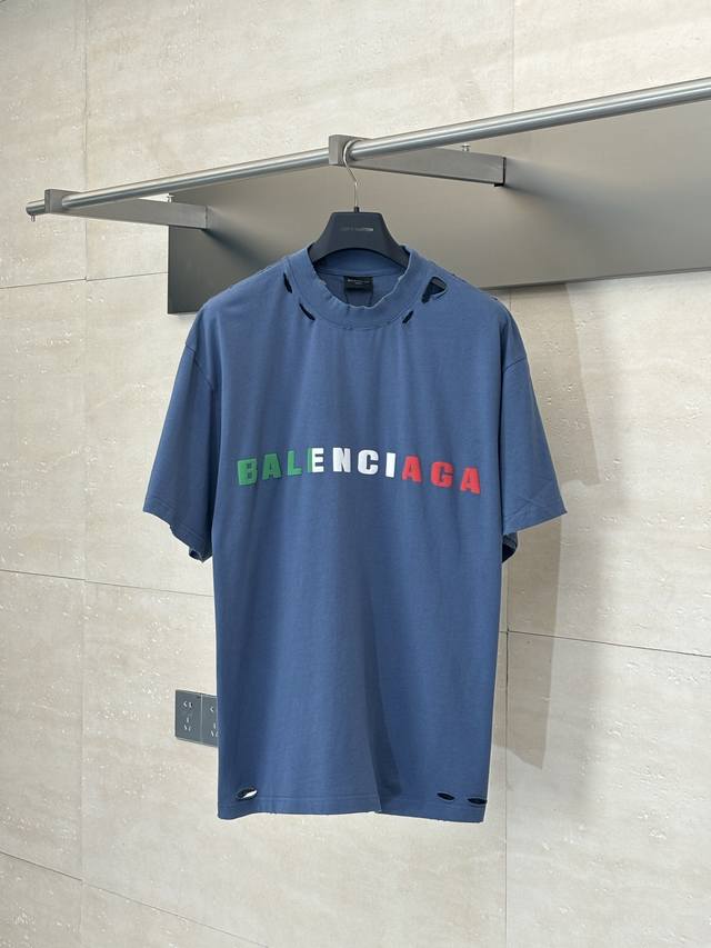 Balenciag* 巴黎Blcg 字母发泡印花磨破洗水短袖 采用发泡印花工艺磨破工艺洗水工艺纯棉柔软面料，对色定染面料，超精细平网工艺，潮流感十足，定染纯棉面