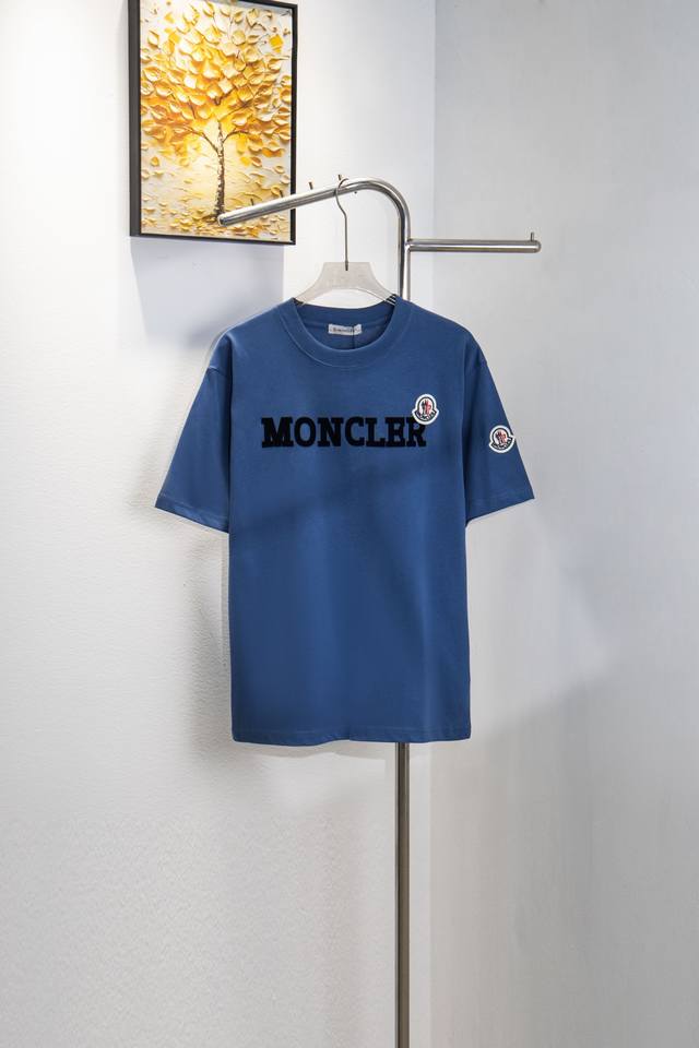 款号：Y187 蒙口 Moncler植绒字母Logo刺绣胸口经典小标短袖T恤 正儿八经280克纯棉双砂面料 所有面料均已提前做过缩水 品质第一 所见即所得 不会