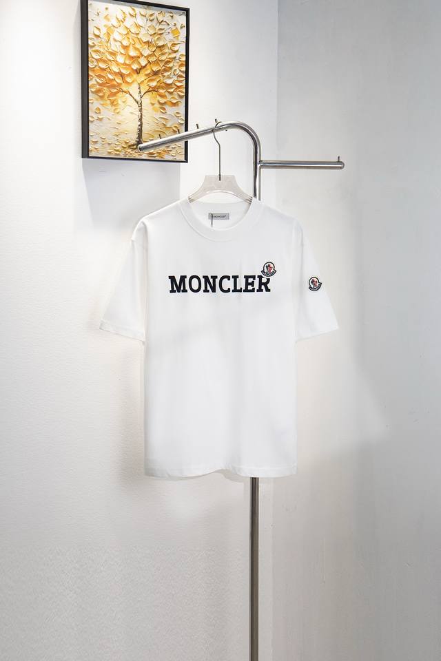 款号：Y187 蒙口 Moncler植绒字母Logo刺绣胸口经典小标短袖T恤 正儿八经280克纯棉双砂面料 所有面料均已提前做过缩水 品质第一 所见即所得 不会