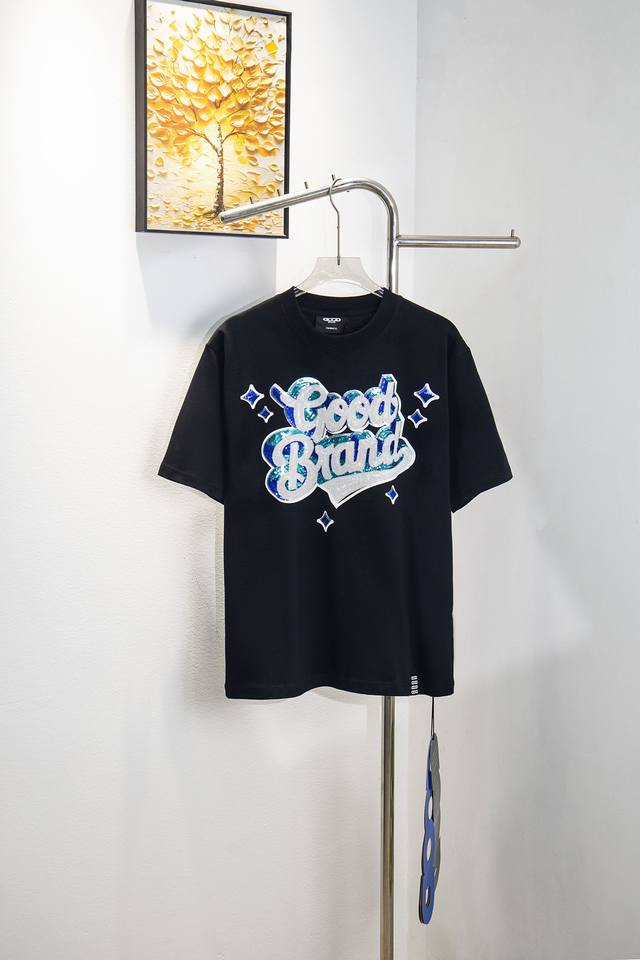 款号：Y185 Goodbrand 立体星星亮片轻奢时尚高级短袖T恤 正儿八经280克纯棉双砂面料 所有面料均已提前做过缩水 品质第一 所见即所得 不会洗一次版