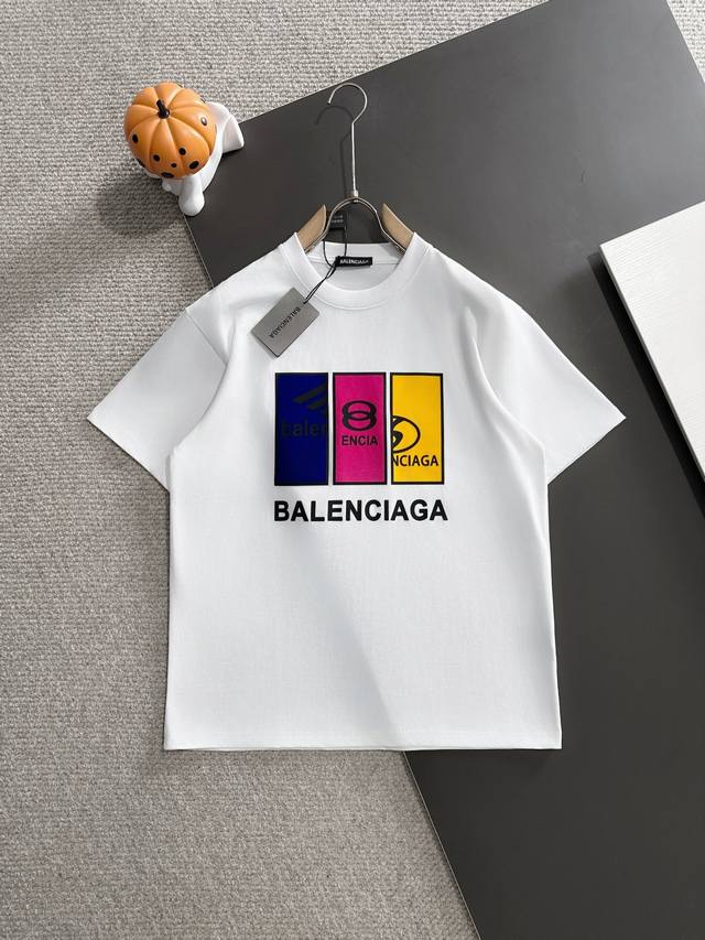 Balenciaga巴黎世家* 2025春夏款上新 原高版本 巴黎世家 面料采用280克高密度纯棉 不变形 不缩水 工艺介绍：双线走位 胸前3色植绒贴片＋进口硅