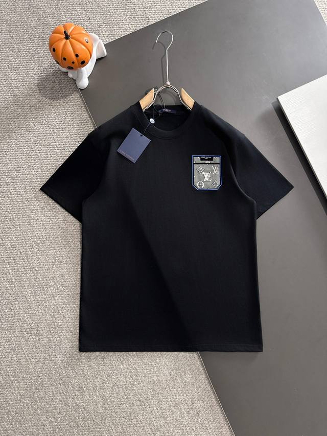 Louis Vuitton* 2025春夏款上新 原高版本 驴家Lv 面料采用280克高密度纯棉 不变形 不缩水 工艺介绍：双线走位 采用蓝色刺绣撞定制Lv五金