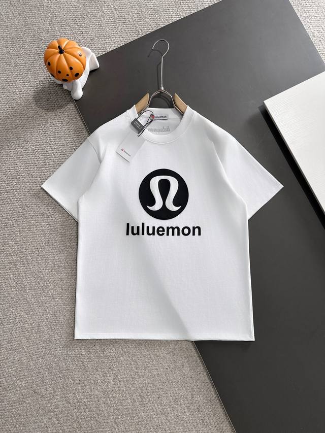 Lulu露露* 2025春夏款上新 原高版本 Lulu 面料采用280克高密度纯棉 不变形 不缩水 工艺介绍：双线走位 采用进口硅胶高温压印 无色无味 不褪落