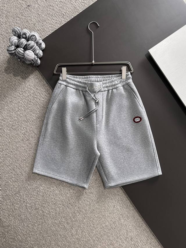 Gucci* 市场独家品质 爆款 2025夏款裤子上新 原高版本 古驰 面料采用350克高密双面华面定制面料 不变形 不缩水 立体垂感爆表 工艺介绍：前幅后幅采
