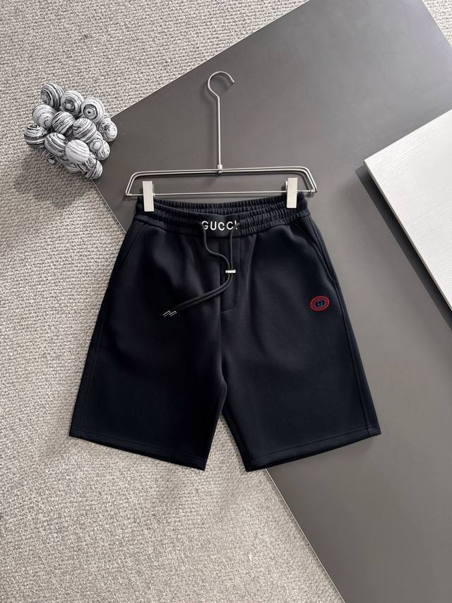 Gucci* 市场独家品质 爆款 2025夏款裤子上新 原高版本 古驰 面料采用350克高密双面华面定制面料 不变形 不缩水 立体垂感爆表 工艺介绍：前幅后幅采