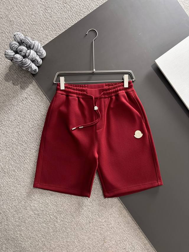 Moncler* 市场独家品质 爆款 2025夏款裤子上新 原高版本 蒙口 面料采用350克高密双面华面定制面料 不变形 不缩水 立体垂感爆表 工艺介绍：前幅采