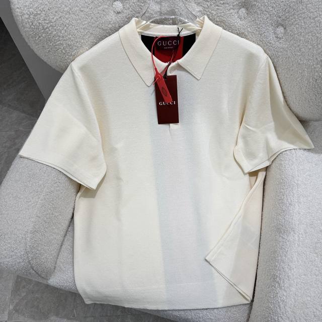 Guccl古驰 25Ss夏季新品舒适透气短袖翻领T恤Polo衫 后副经典条纹拼色 墨绿色双杠包覆红色粗杠 殿堂级品鉴奢华臻物牛货来袭 重新诠释经典元素的同时 叠