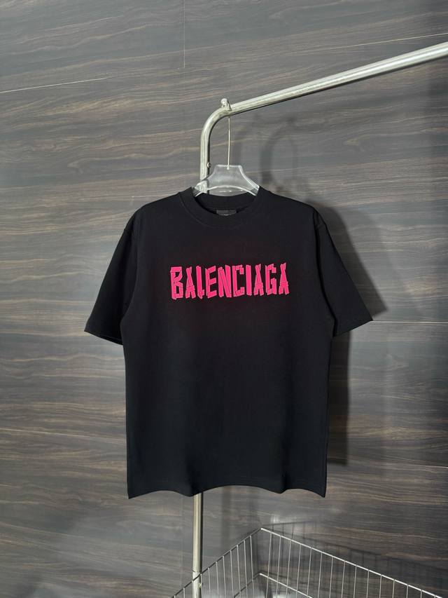 款号：He258 Balenciaga-巴黎世家3M刺绣圆领短袖 面料采用280克双股双纱纯棉面料，手感舒适柔软，上身舒适透气，领口采用同缸同色罗纹，不紧绷，不